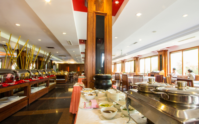 Royal Empire Hotel