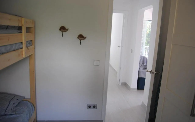 319 - Apart. Estoril