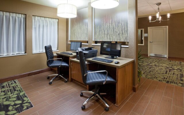 Holiday Inn Express & Suites Willmar by IHG
