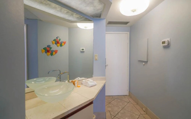 Surfside Resort 00302