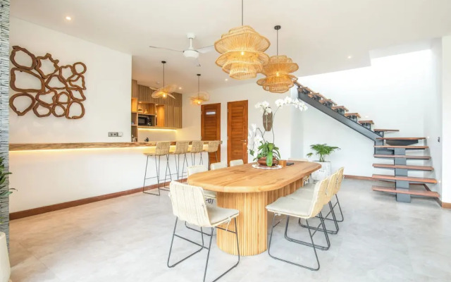 Coastal Comfort: Cozy 4BR Villa, 5 Min Walk to Finns Beach