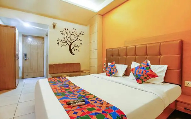 Fab Hotel The Oasis