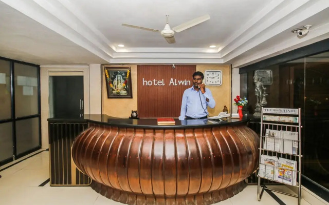 OYO 33399 Hotel Alwin