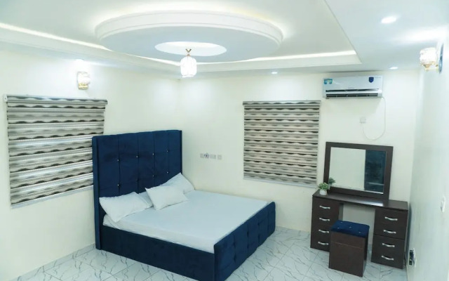 Charming 3-bed Apartment in Transe Ekulu Phase 6