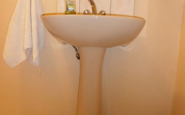 Iqhayiya Guest House