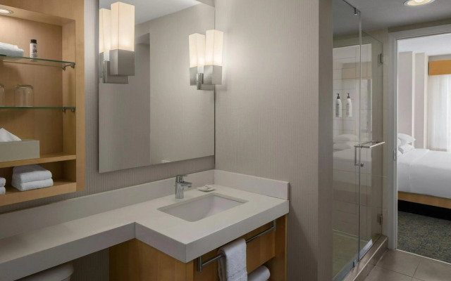 Delta Hotels by Marriott Whistler Village Suites