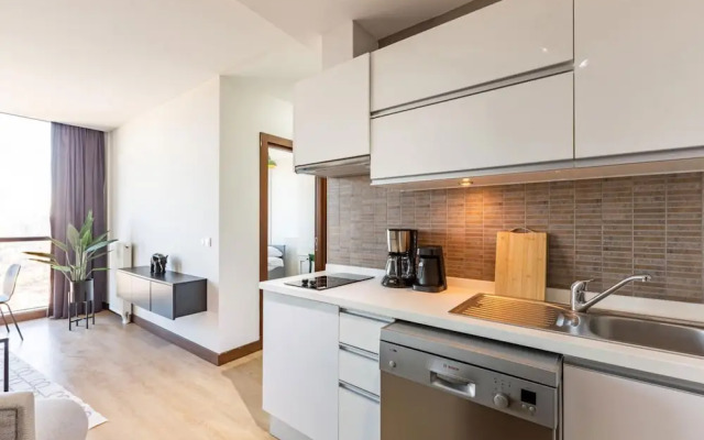 Charming Flat With Gorgeous City View in Atasehir