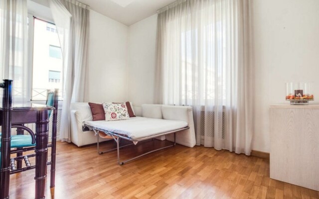 Bright and Modern 2 bed Flat Near San Giovanni