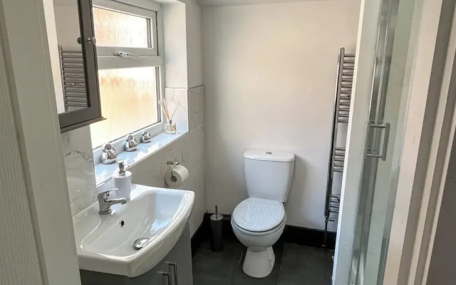 3 Bed House At 8 Nantwich Road