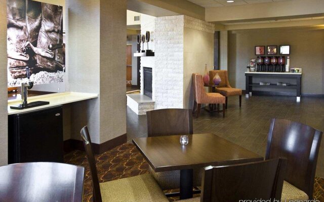 Hampton Inn & Suites N. Ft. Worth-Alliance Airport