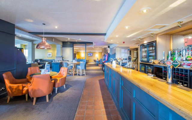 Premier Inn Oldham - Broadway