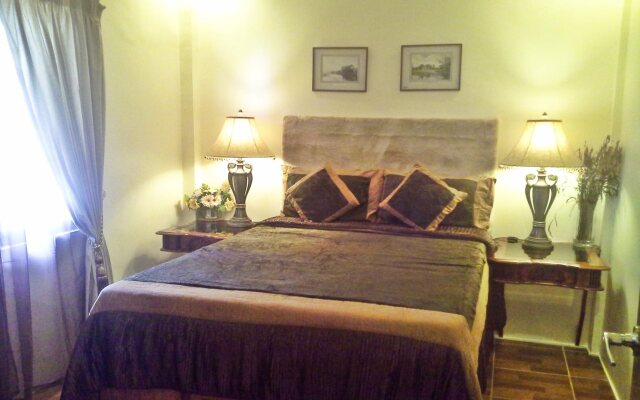 Foxy's Beach Resort