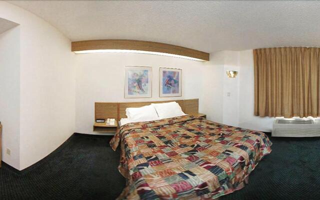 Days Inn Flint / Bishop International Airport