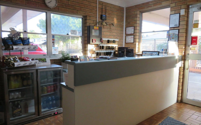 Golden Harvest Motor Inn