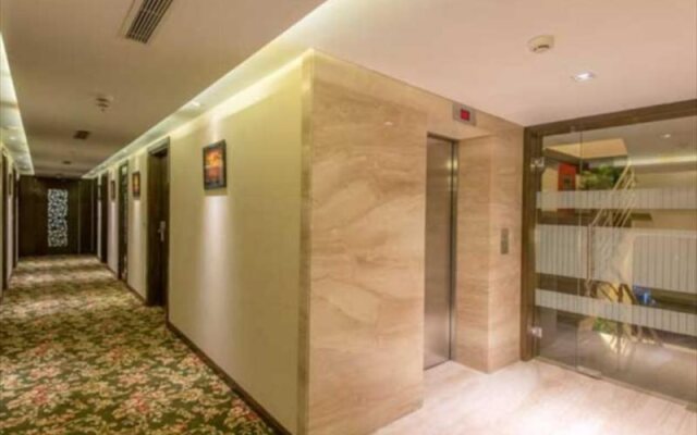Hotel Aditya Park Regent