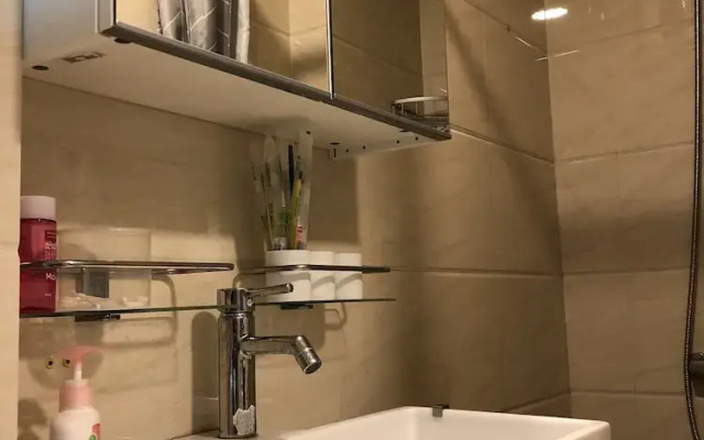 Henry's Apartment- Executive 717