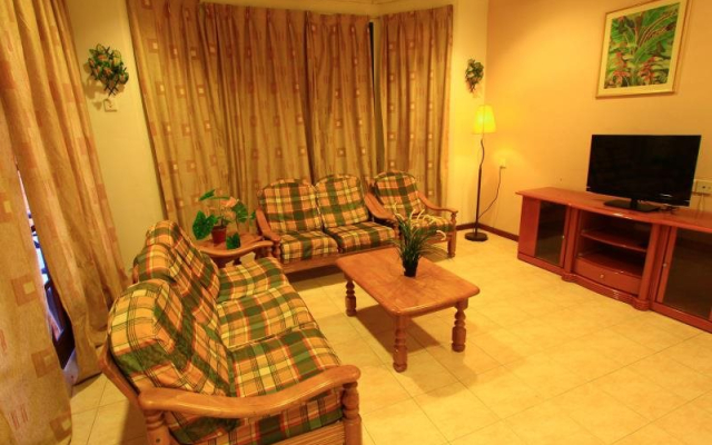 Six Villa Inn