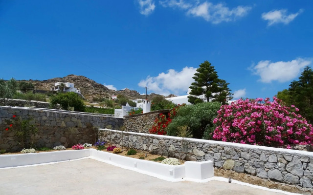 Mykonian Breeze