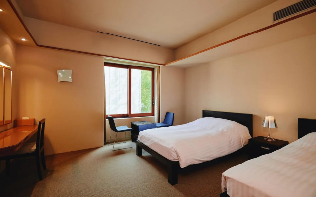 River Retreat GARAKU