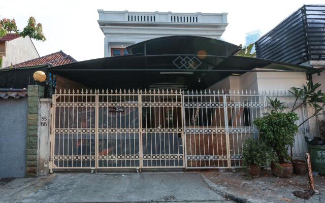 OYO 135 Menteng Guest House