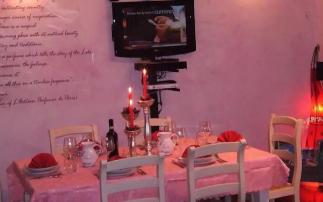 Azalea & Glicine House