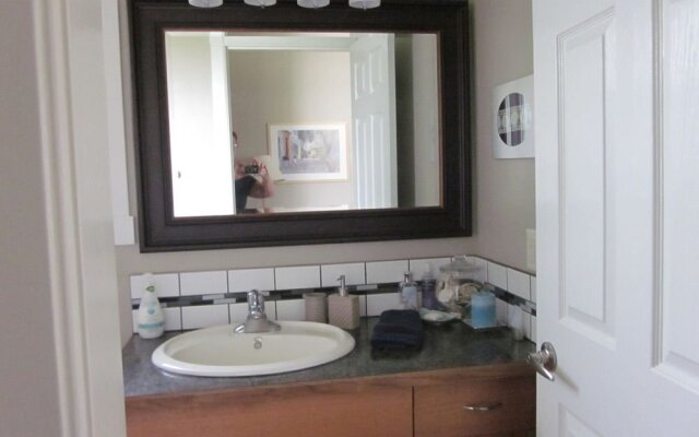 Suite As it Gets Vacation Rental/B&B