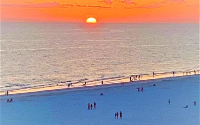 Jamaica Royale 806 - 2 Br Condo