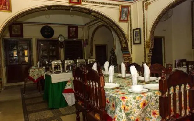 Narayan Niwas Castle