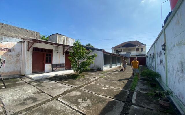 SPOT ON 93562 Hotel Kenanga 1