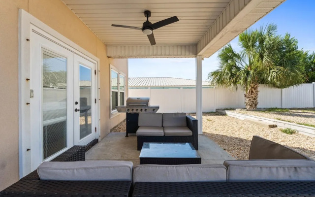 Pet Friendly Beach House - Sunset Escape