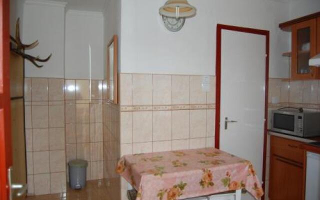 Zch Klra Utcai Apartman