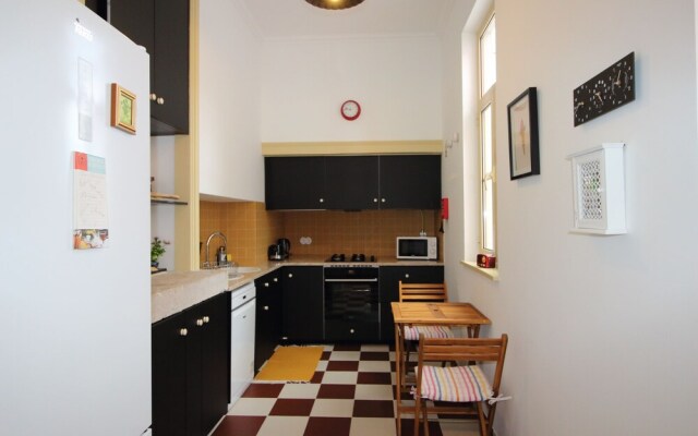 Old Town House in Figueira da Foz Near Beach