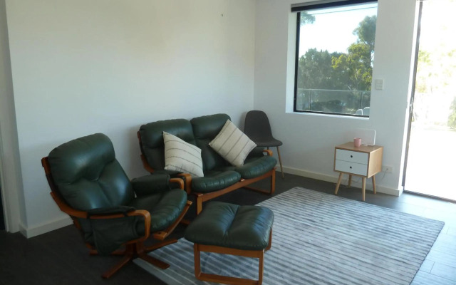 Bellevue on Bentley - Unit 1