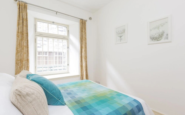 401 Thistle Street Apartment