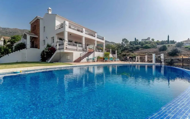49-La Paz-Hacienda With Breathtaking Views in Mijas!