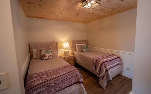 The Snowshoe Lodge