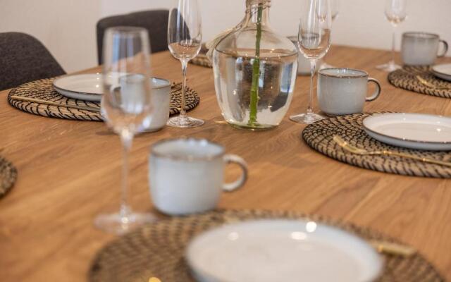 St. Georgen-Strasse Studios by VISIMO - Design. City. Nature