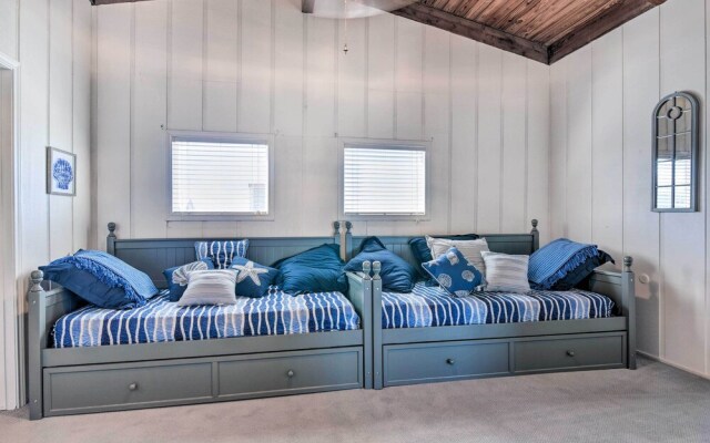 Waterfront Deck: Charming Galveston Home!