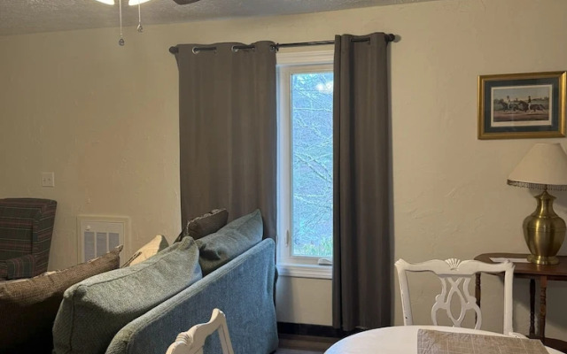 Arnett Rd. 124a 1 Bedroom Apts