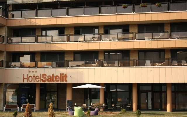 Hotel Satelit