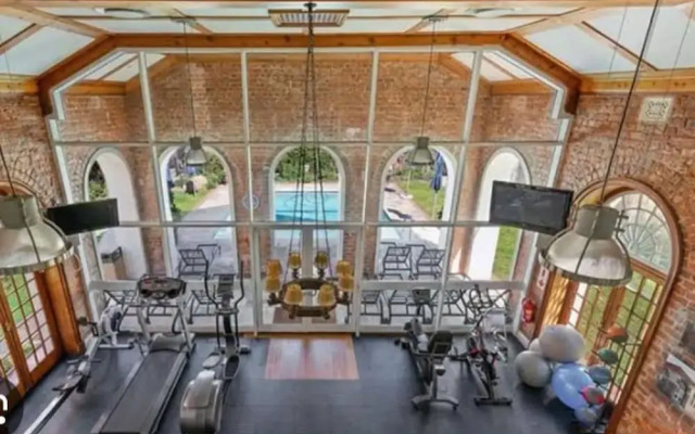 Charming Coastal Townhouse at The Majestic