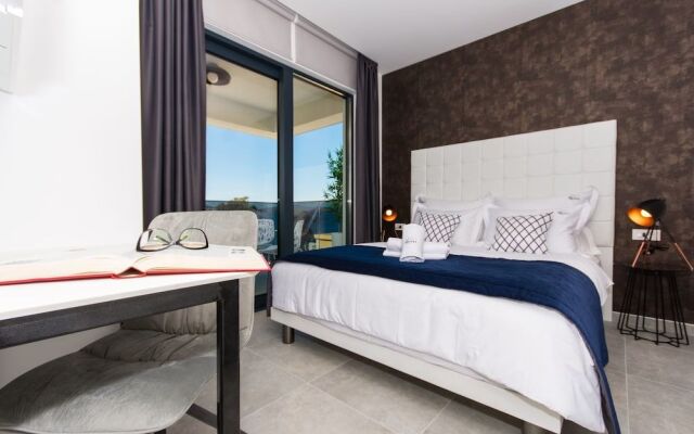 Luxury Apartments Royal M with Pool