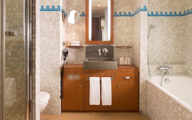 Grand Hotel Champs-Elysees