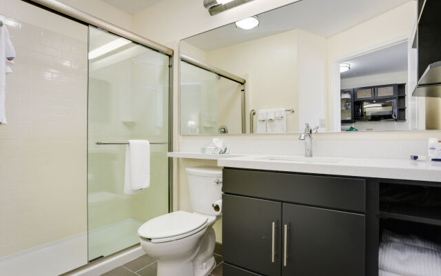 Candlewood Suites College Station At University by IHG