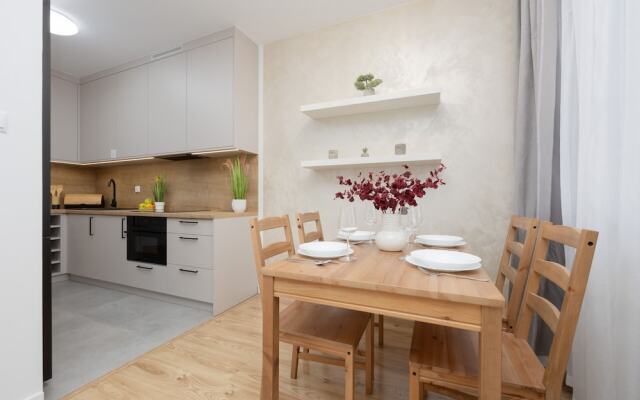 Apartment With Two Balconies by Renters