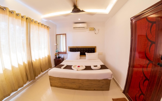 Black Beach Resort