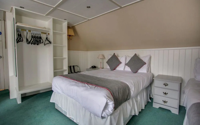 The Murray Arms Hotel