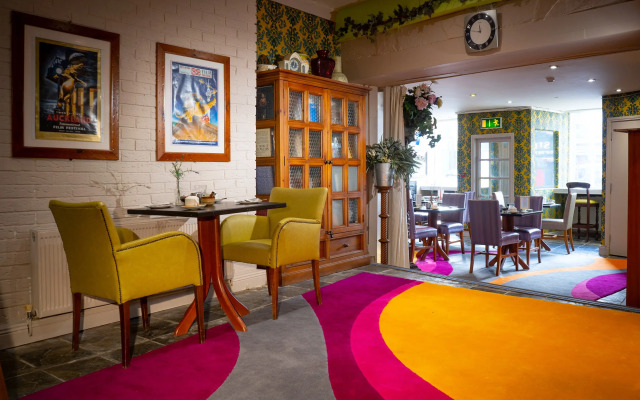 Ashley Hotel