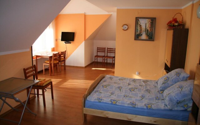 U pani Ani Żeglarska 18