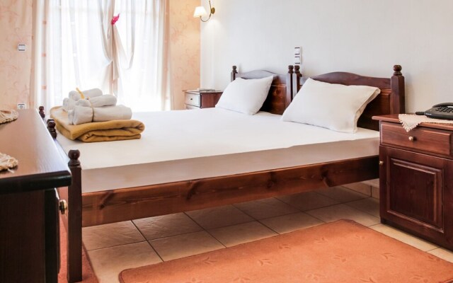 Homely Holiday Home in Stournareika With Terrace